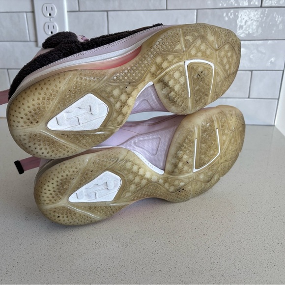 Size 11.5 Nike LeBron 9 Regal Pink Mens Basketball Shoes Sneakers EUC Limited Ed - Picture 10 of 11